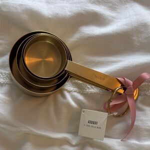 Hobbry: Gold Measuring Cups